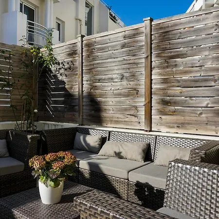 Mendi Keyweek In Quiet Neighborhood With Terrace Apartment